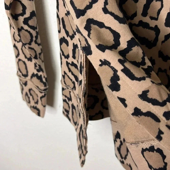 Rachel Hollis Cheetah Print Crew neck Sweatshirt Size Large - Picture 5 of 8